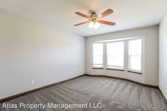 Building Photo - 4 br, 3 bath House - 16910 Meadow Creek Court