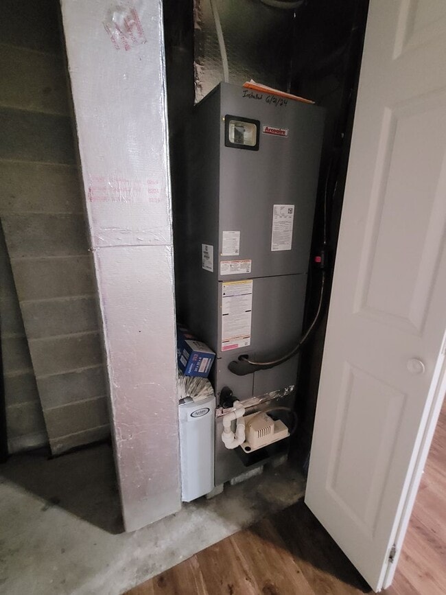 Building Photo - Ephrata Townhome 3 bed 1.5 bath