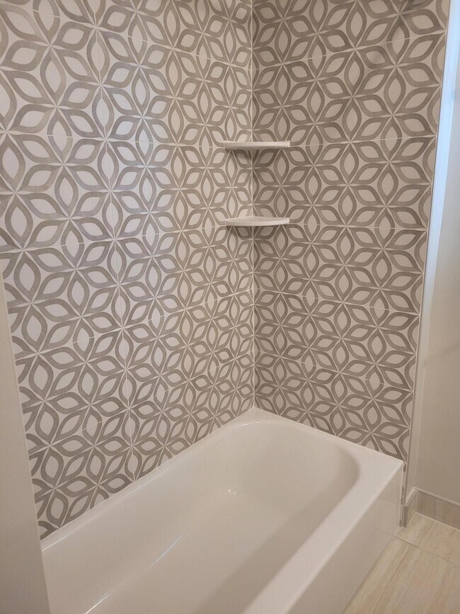 Building Photo - 101 S Golfview Rd