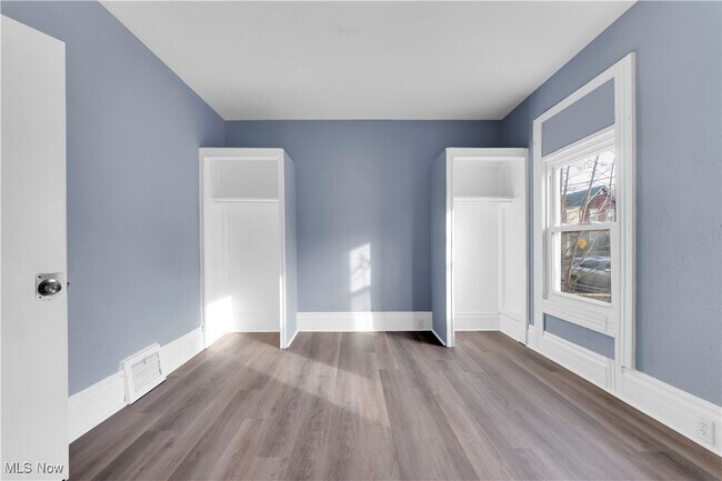 Building Photo - 2206 Kenneth Ave