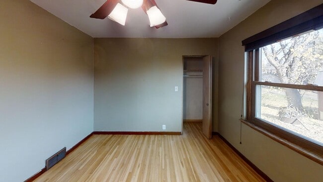 Building Photo - 910 N 56th Ave W