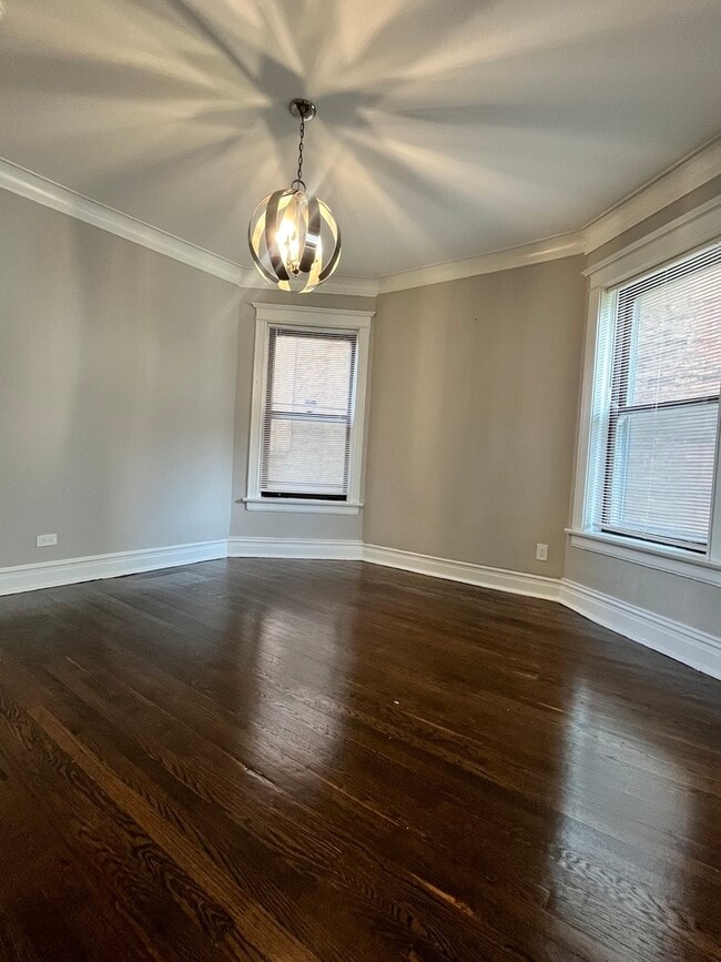Building Photo - 7421 S Eberhart Ave