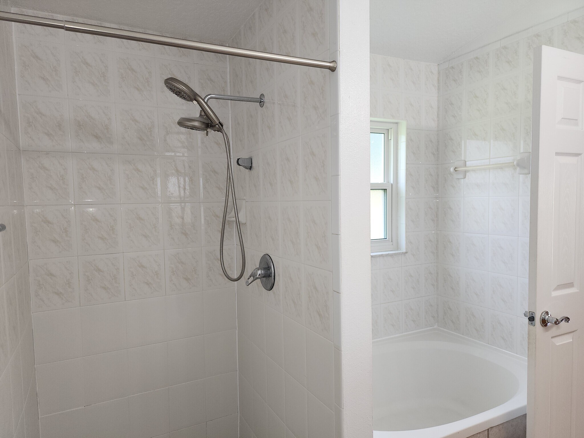 Master Bathroom - 1419 Russell Ave