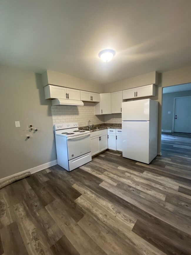 Building Photo - 4934-4942 Queens Avenue