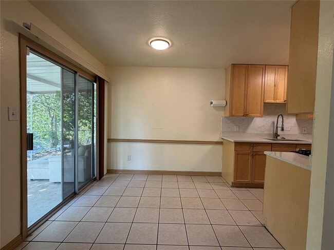 Building Photo - 1200 Warrington Dr