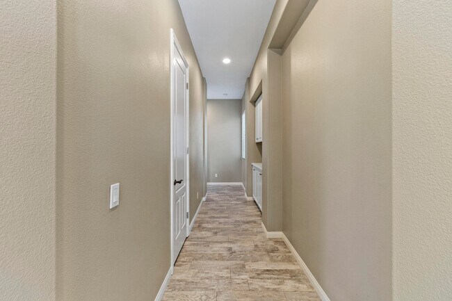 Building Photo - 113 Azzuro Dr