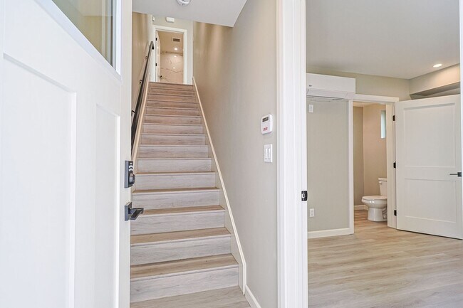 Building Photo - Luxury new construction 4 bed/4 bath in a ...
