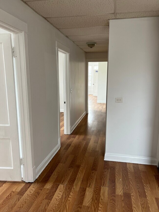 Building Photo - 3445 N Pulaski Rd