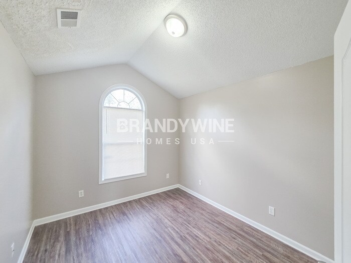 Building Photo - 1139 Commons Ct