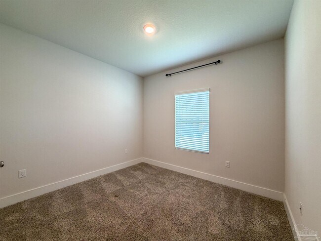 Building Photo - 9899 Starling Dr