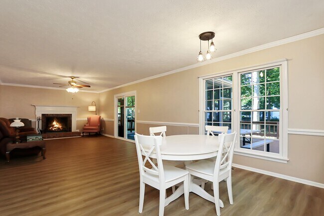 Building Photo - 103 Jonquil Ct