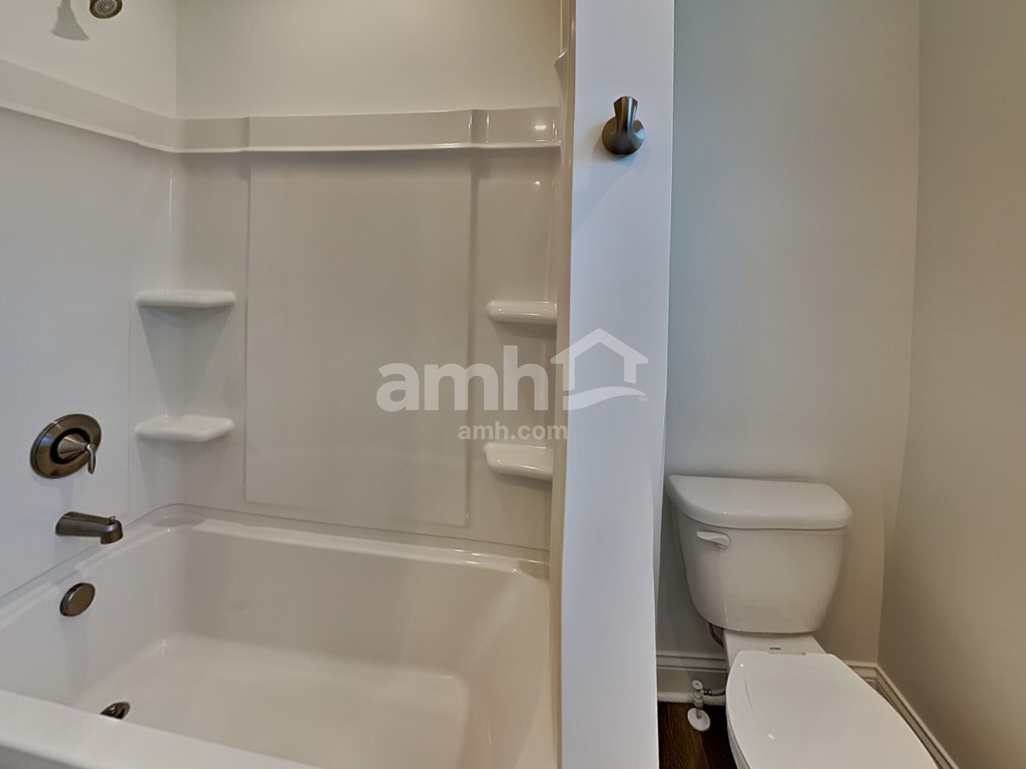 Building Photo - 315 Pne Hl Ct