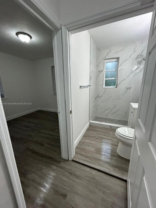 Building Photo - 14720 Monroe St