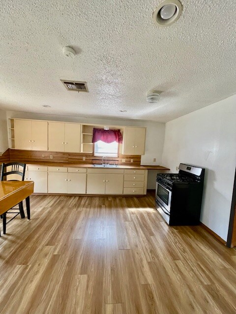 Building Photo - 1914 Ross Ave