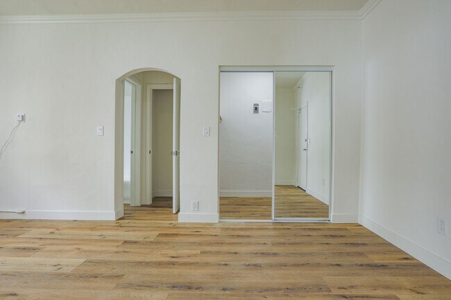 Building Photo - Bright & Inviting 1-Bedroom Apartment