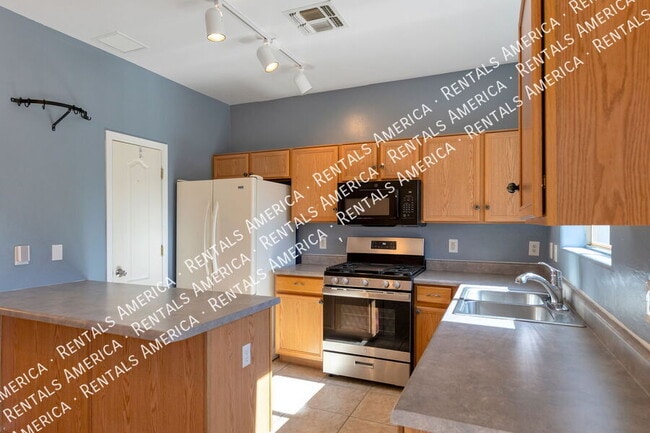 Building Photo - 568 E Painted Pueblo Dr