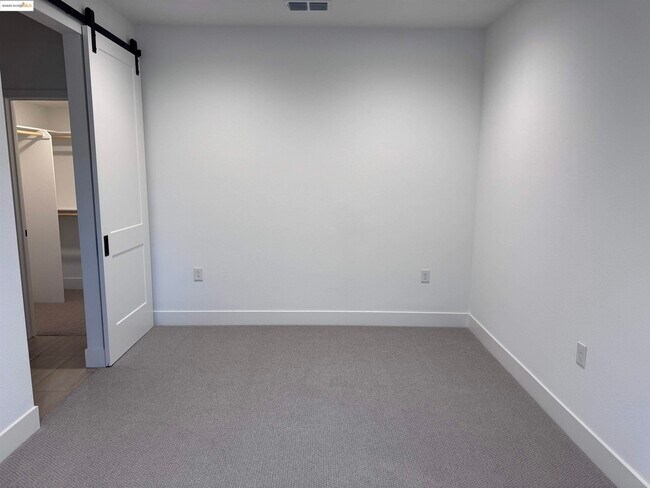 Building Photo - 470 Trellis Wy