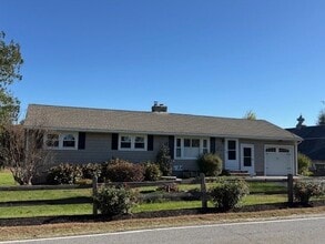 Building Photo - 1192 Hill St