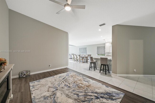 Building Photo - 10733 SW Elsinore Dr