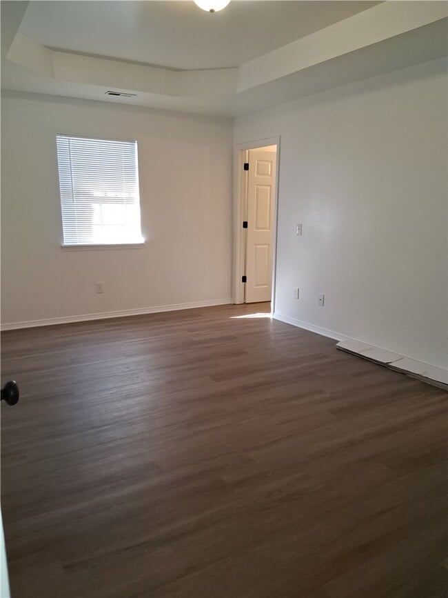 Building Photo - 1403 Camellia Dr