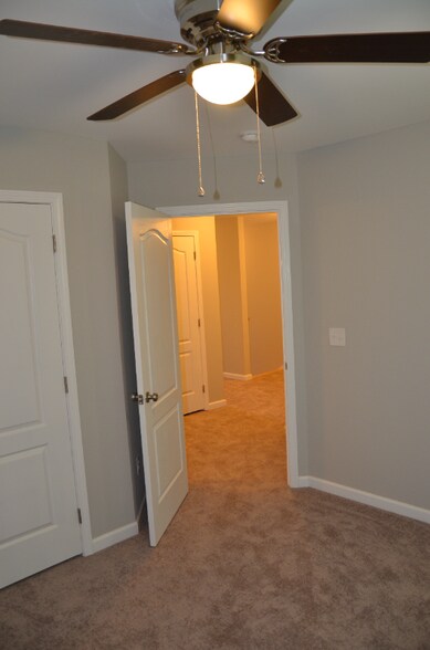 Building Photo - 1565 14th Ave NE