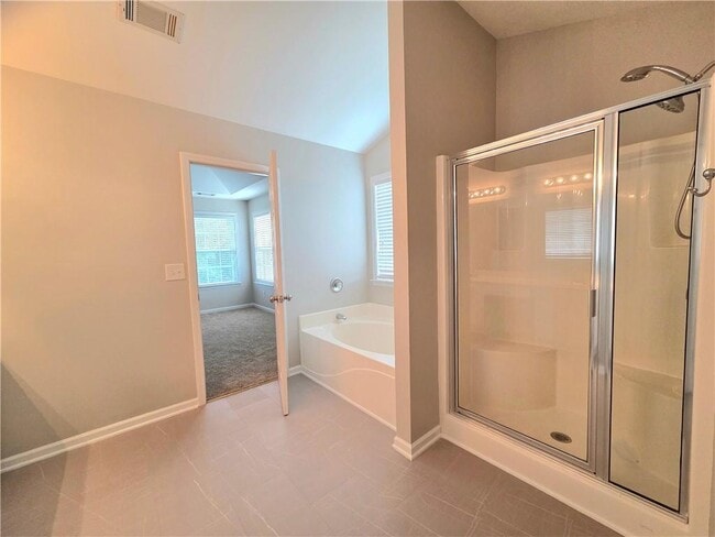 Building Photo - 621 Roxtree Ct NE