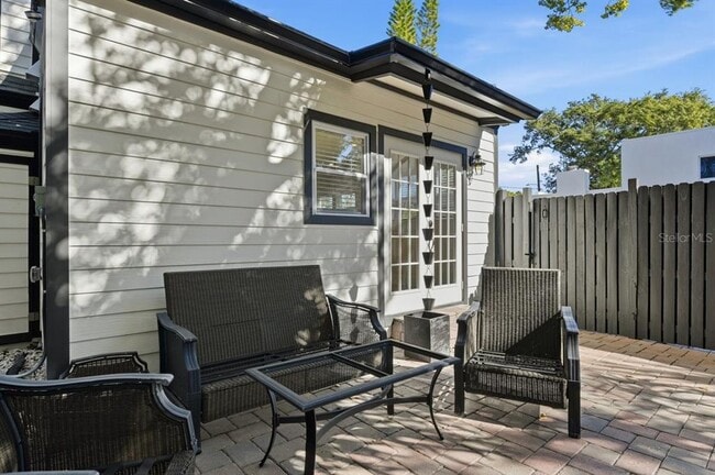 Building Photo - 1004 W Charter St