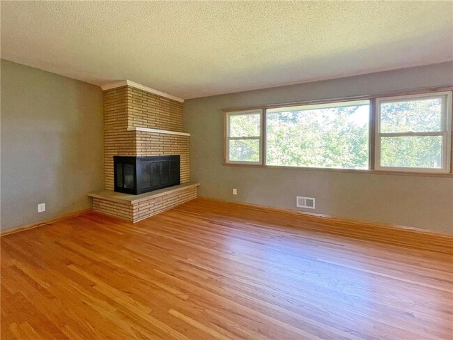 Building Photo - 6313 France Ave S