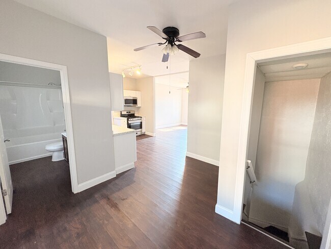 Building Photo - 6655 Garner Ave