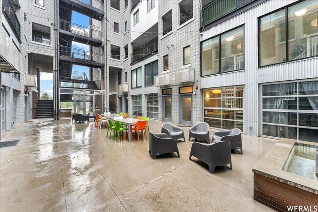 Building Photo - 360 W Broadway