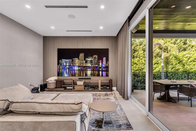 Building Photo - 285 W Mashta Dr