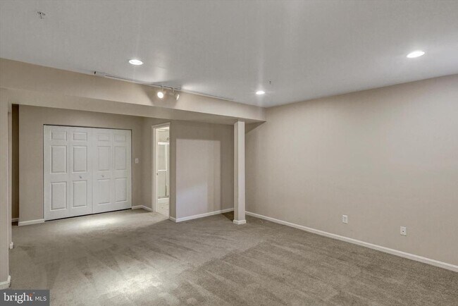 Building Photo - 195 Langdon Farm Cir