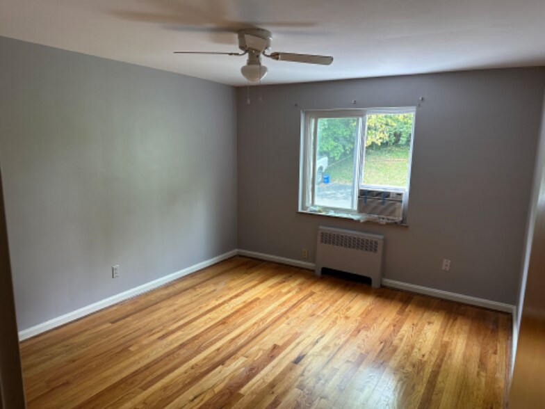 Building Photo - 1271 Morten St