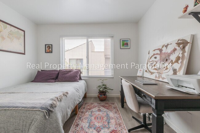 Building Photo - For Rent: Modern 2-Bedroom, 2-Bath Townhou...