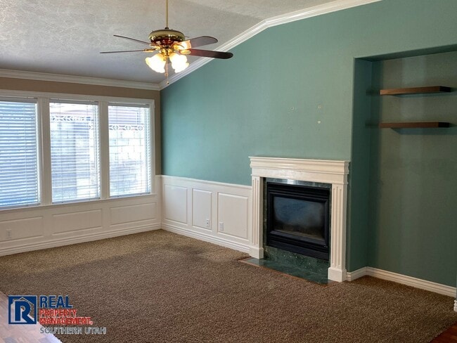 Building Photo - 4 Bedroom Home on cul-de-sac