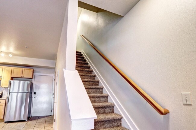 Building Photo - Renovated 1 Bedroom 1 Bathroom Townhome in the Posh Steel Yards Development! Available July 2025