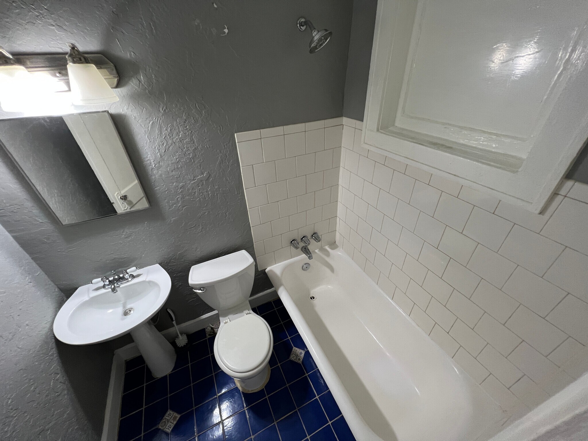 Building Photo - Studio Bed/1 Bath - Unit 9