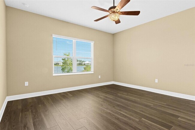 Building Photo - 10112 Lake Wales Cir