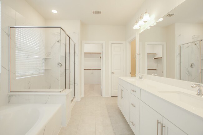 Building Photo - 3 Pioneer Canyon Pl