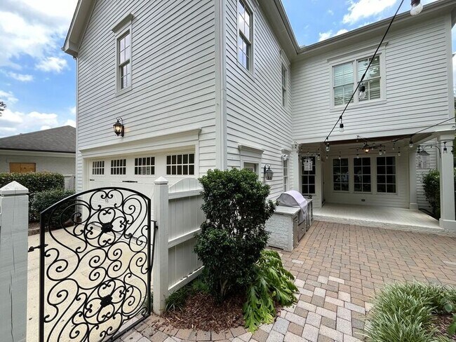 Building Photo - 535 Guilford Cir