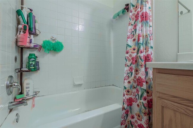 Building Photo - 1705 Friars Tale Ln