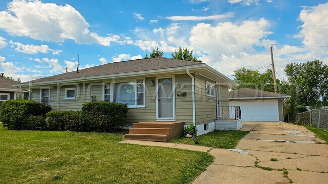 Primary Photo - 1130 Longview Dr