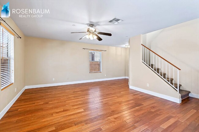 Building Photo - Charming 3-beds, 2.5-baths two-story home nestled in the desirable Tierra Del Paraiso community!