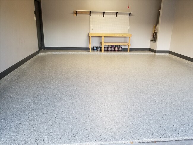 Building Photo - 3011 Crescent Oaks Park Ln