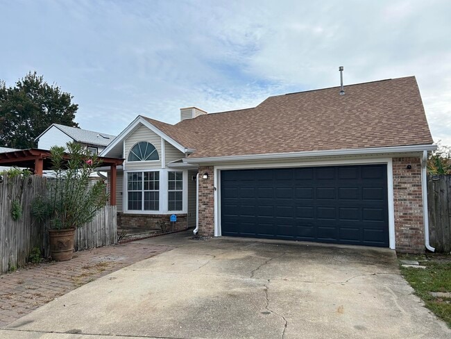 Primary Photo - 404 Adam St NW