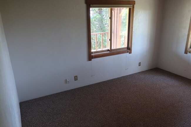 Building Photo - 3601 10th St SE