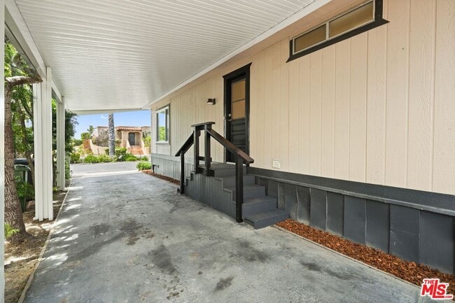 Building Photo - 29500 Heathercliff Rd