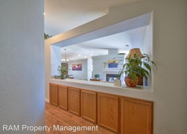 Building Photo - 4 br, 2 bath House - 9270 Loganberry Dr