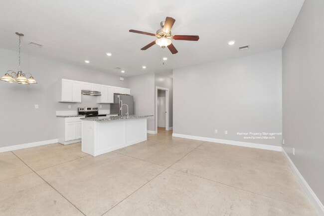 Building Photo - 5527 S Handley St