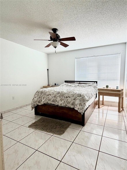 Building Photo - 305 W 68th St